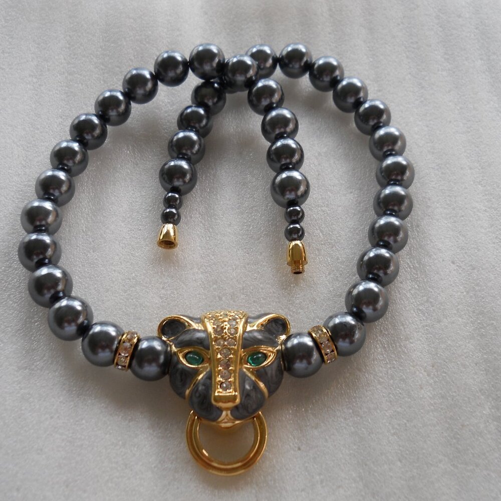 Avon - Panther Necklace    11-30